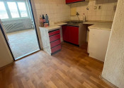 Na predaj priestranný a dobre dispozične riešený 1-izbový byt s loggiou - fotografia 6