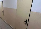 Na predaj priestranný a dobre dispozične riešený 1-izbový byt s loggiou - fotografia 10