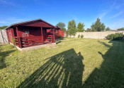 Na predaj pekný, oplotený pozemok v osobnom vlastníctve o výmere 419 m2 - fotografia 4