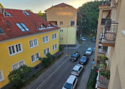 Na predaj priestranný 3-izbový byt s balkónom na obľúbenej Oravskej ulici v Bratislave – Nivy TOP - fotografia 9