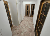 Na predaj priestranný 3-izbový byt s balkónom na obľúbenej Oravskej ulici v Bratislave – Nivy TOP - fotografia 12