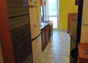 Na predaj priestranný 2-izbový byt s dvomi loggiami - fotografia 3