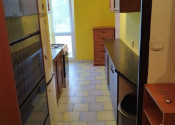 Na predaj priestranný 2-izbový byt s dvomi loggiami - fotografia 4