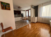 Na prenájom kompletne zariadený 3-izbový mezonet s výmerou 121 m2  - fotografia 4