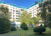 Na prenájom kompletne zariadený 3-izbový mezonet s výmerou 121 m2  - fotografia 11