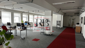 Celok kancelárií v blízkosti Klientskeho centra, Trnavská cesta, 310m2 - fotografia 1