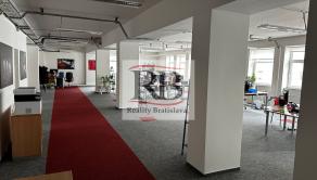 Celok kancelárií v blízkosti Klientskeho centra, Trnavská cesta, 310m2 - fotografia 3