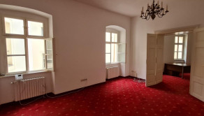 Reprezentatívny celok 3 kancelárií s vlastnou kuchynku v historickom centre Starého Mesta, Hlavné Námestie, BAI - fotografia 1