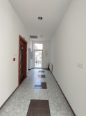 Uzavretý admin. celok v krásnej historickej budove, 148m2, 2 parkovacie miesta - fotografia 6