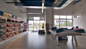 Obchodné priestory 130 m², Trenčín, obchodné centrum - fotografia 1