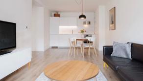 Na predaj moderný a príjemne presvetlený 2-izbový byt s veľkorysým 10 m2 balkónom, BA II TOP - fotografia 3