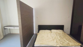 Priestranný 2-izbový byt na predaj s výmerou 65 m², balkónom a pivnicou na Karadžičovej ulici, TOP - fotografia 5