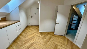 Na prenájom 28 m2 novo-zrekonštruované klimatizované administratívne priestory v Centre Trenčína - fotografia 1