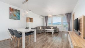 Na predaj 3 izbový byt s balkónom v obci Slovenský Grob  - fotografia 1