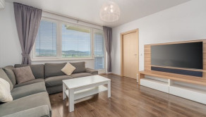 Na predaj 3 izbový byt s balkónom v obci Slovenský Grob  - fotografia 3