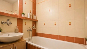 Na predaj príjemný, slnečný a tichý 1,5-izbový byt s balkónom  - fotografia 3