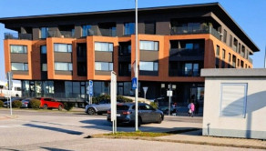 Na predaj 1-izbový byt s loggiou v kvalitnej a modernej stavbe Átrium v srdci Rovinky - fotografia 1