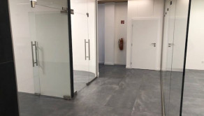 Prenájom – 20m2 obchodný priestor v AFK - fotografia 1