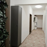 Na predaj priestranný 3-izbový byt s balkónom na obľúbenej Oravskej ulici v Bratislave – Nivy TOP - fotografia 13