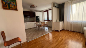 Na prenájom kompletne zariadený 3-izbový mezonet s výmerou 121 m2  - fotografia 4