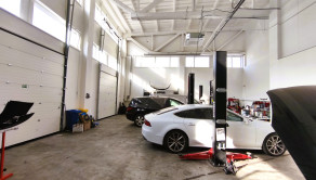 Hala na ľahkú výrobu / autoservis 225 m2 + 154 m2 plocha pred halou - fotografia 2