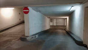 Na predaj veľká samostatná garáž s výmerou 22 m² - Bratislava V - fotografia 2