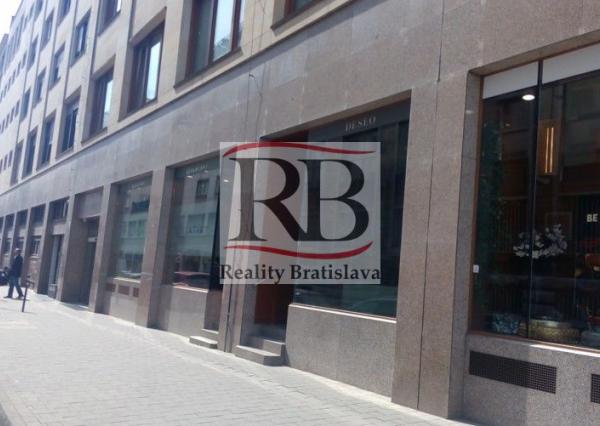 Obchodný priestor na Gorkého ulici v Starom meste, Bratislava I