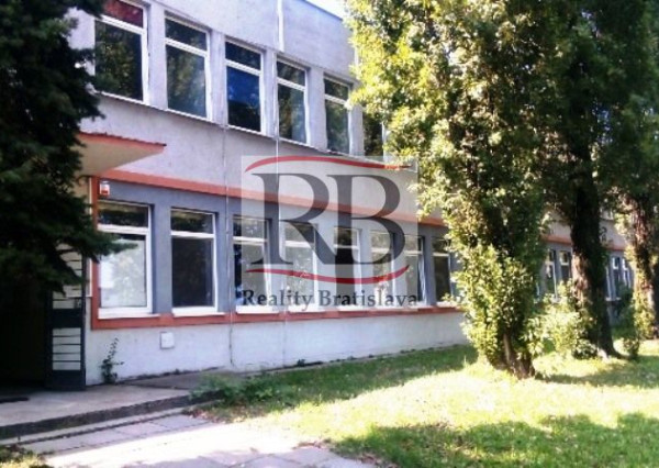 Klimatizovaný kancelársky priestor na Bojnickej ul. v Novom meste, 26m2