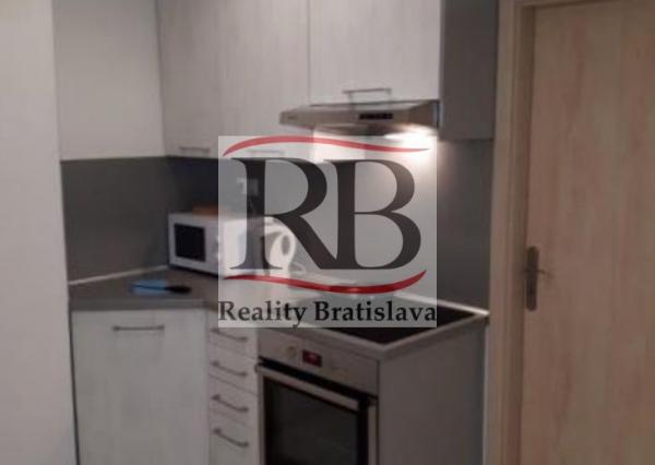 2-izbový byt na Štefánikovej ulici, BA-Staré mesto