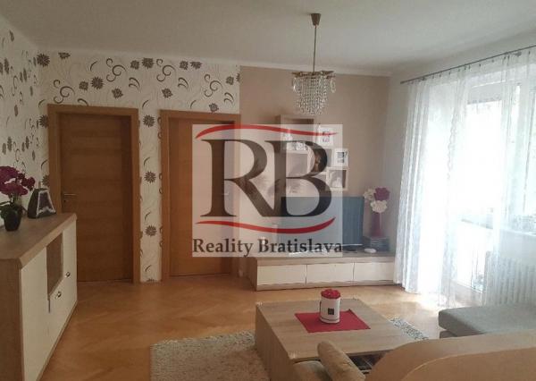 Na prenájom 3 izbový byt na Bartoškovej ulici v blízkosti Trnavského Mýta, BAIII