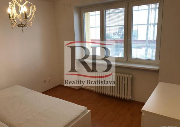 Ponúkame na prenájom 1 izbový byt na ulici Kašmírska, Ružinov, Bratislava