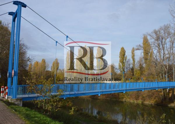 Na predaj 1 izbový byt po kompletnej modernej rekonštrukcií vo Vrakuni