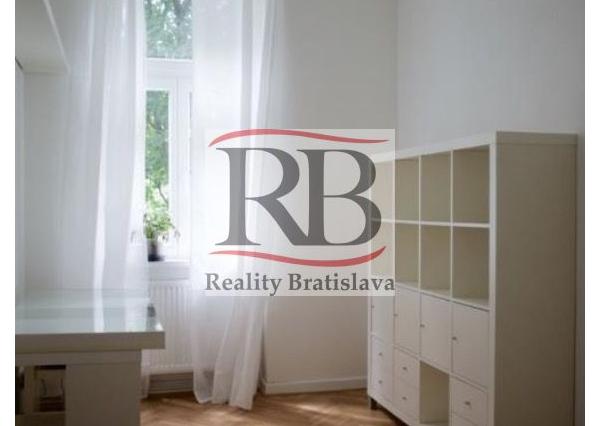 Na prenájom 2 izbový byt na Palárikovej ulici v Starom Meste, BAI