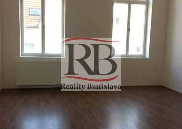 1,5 izbový byt v blízkosti Medickej záhrady