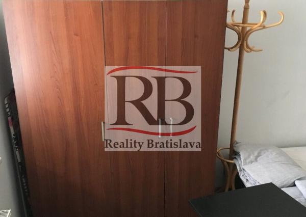 Na prenájom zariadený byt na Legionárskej ulici v Bratislave