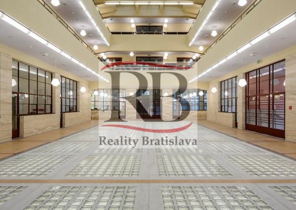 Zdravotnícke priestory v tesnej blízkosti Modrého kostolíka, Bratislava - Staré Mesto