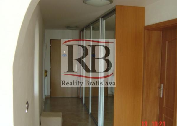 Na predaj 3-izbový byt na Vajnorskej ulici v Novom Meste