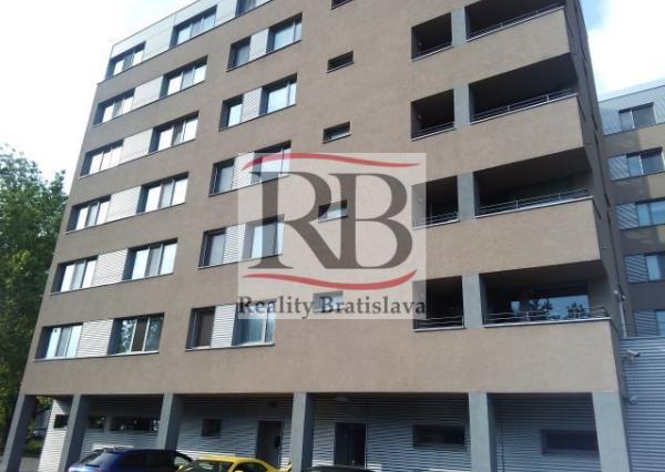 2 kancelárie v blízkosti Polusu, 50 m² + LOGGIA