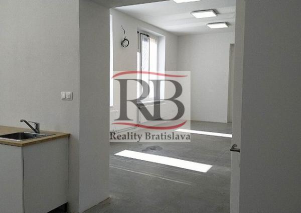 Obchodný priestor, 85m2 na prenájom, Bazová ulica, Ružinov