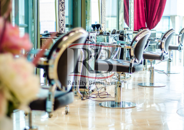 Kaderníctvo na odstúpenie, Vienna Gate, 154,52m2