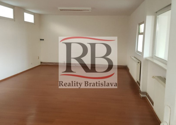 Na prenájom skladový priestor na Bratislavskej ulici v Pezinku, 300m2