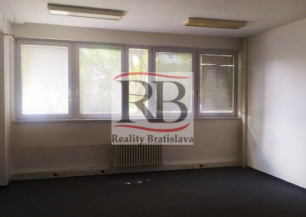 Kancelária 38,1m² s umývadlom v BA III na prenájom