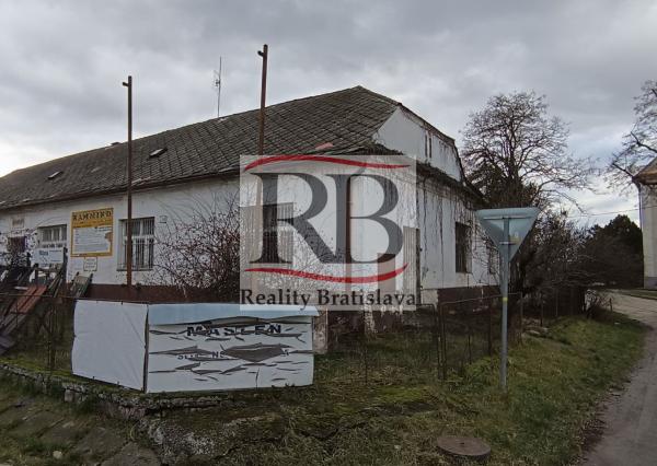 Veľký dom v mestskej časti SENICA/ČÁČOV na predaj