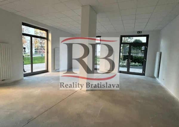 Obchodný priestor v novostavbe vhodný na prevádzku, predajňu, showroom alebo iné