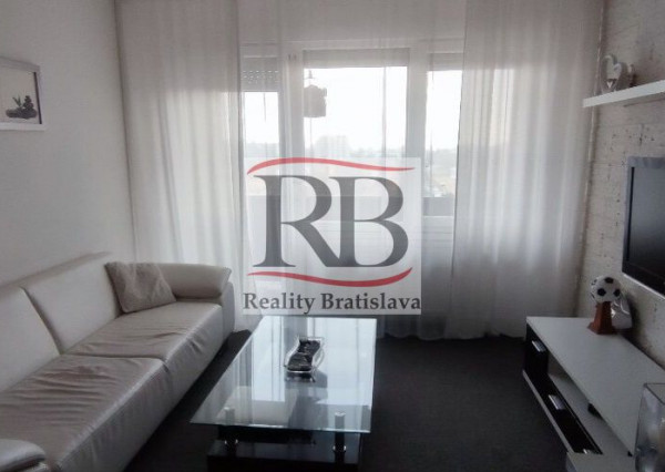 Kompletne prerobený 2i byt v Ružinove na predaj