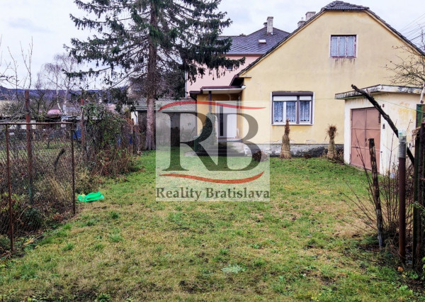 Rodinný dom v obci Sološnica na predaj
