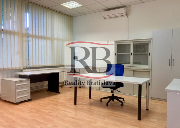 Zrekonštruované kancelárske priestory 35 m2 v Petržalke, Krupinská ul.