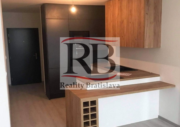 2 izbový byt s balkónom v novostavbe na Trnavskej ceste, PRENÁJOM