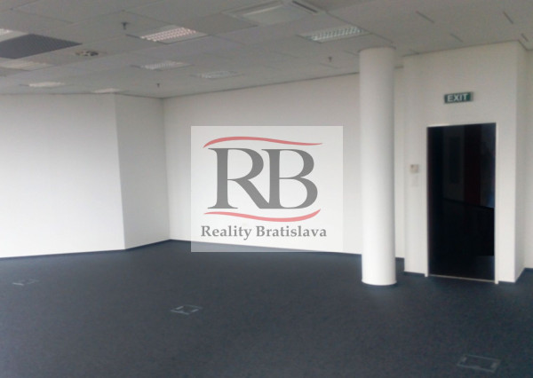 Kancelársky priestor v blízkosti letiska na prenájom