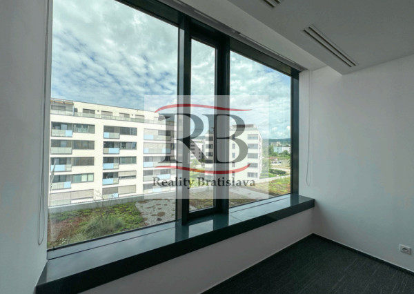 49m2 moderný kancelársky priestor na Račianskej, Reding Tower
